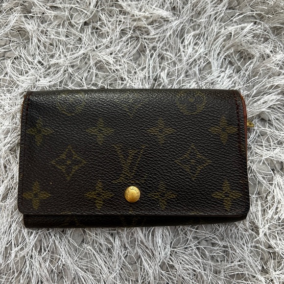 LOUIS VUITTON MONOGRAM WALLET - Picture 1 of 13